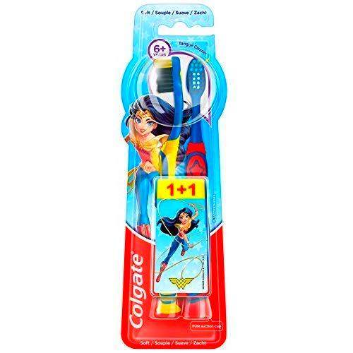 Colgate Batman o Wonder Woman, Cepillo de Dientes suave para niños 6+ años