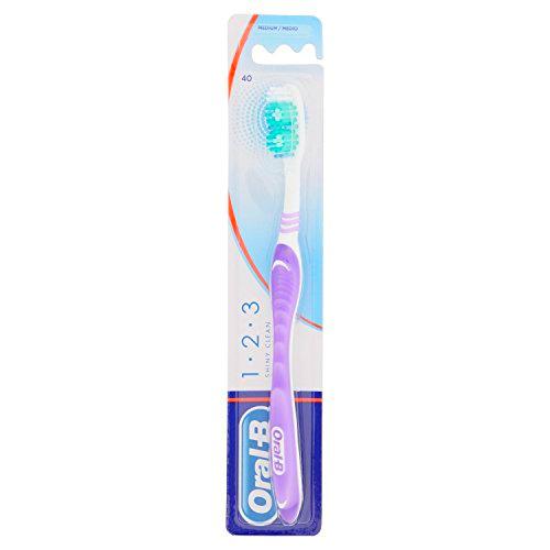 Oral-B brillante Clean Robin Hood 40 Medio Cepillo de dientes manual